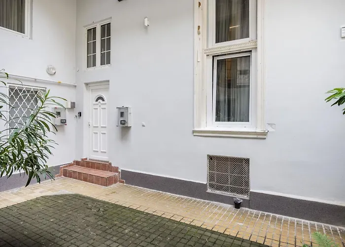 Lovely Apartment With Mezzanine Near The Danube