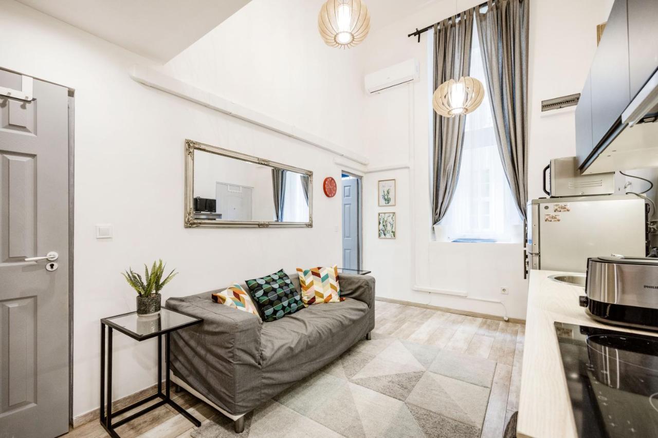 Lovely With Mezzanine Near The Danube
